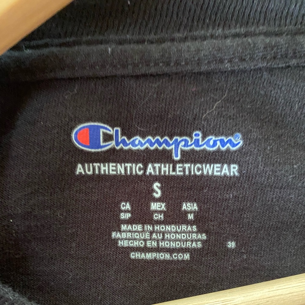 Black long sleeve champion shirt